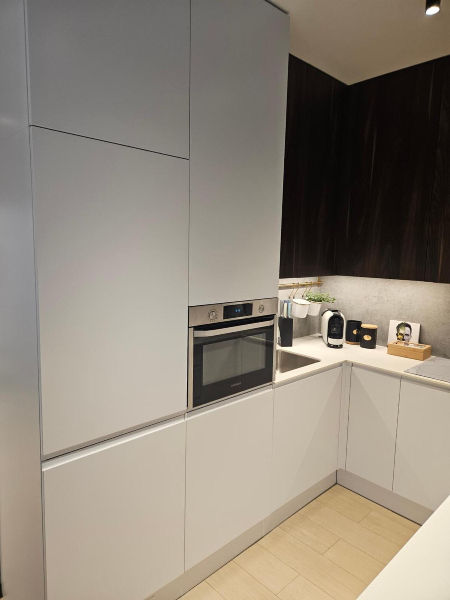 Rose Luxury Apartment & 24H Self Check-In With Private Parking バンスカー・ビストリツァ エクステリア 写真
