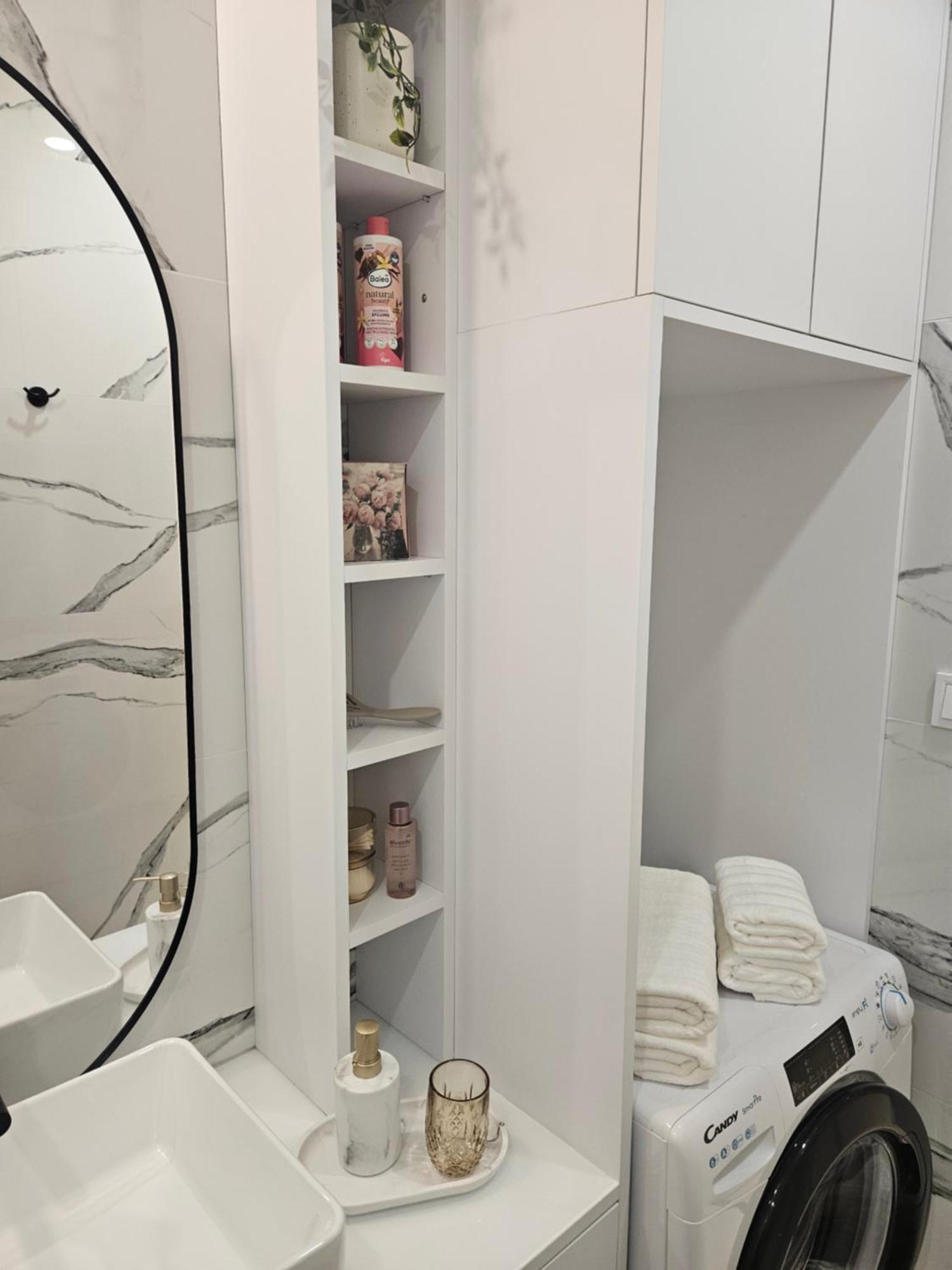 Rose Luxury Apartment & 24H Self Check-In With Private Parking バンスカー・ビストリツァ エクステリア 写真